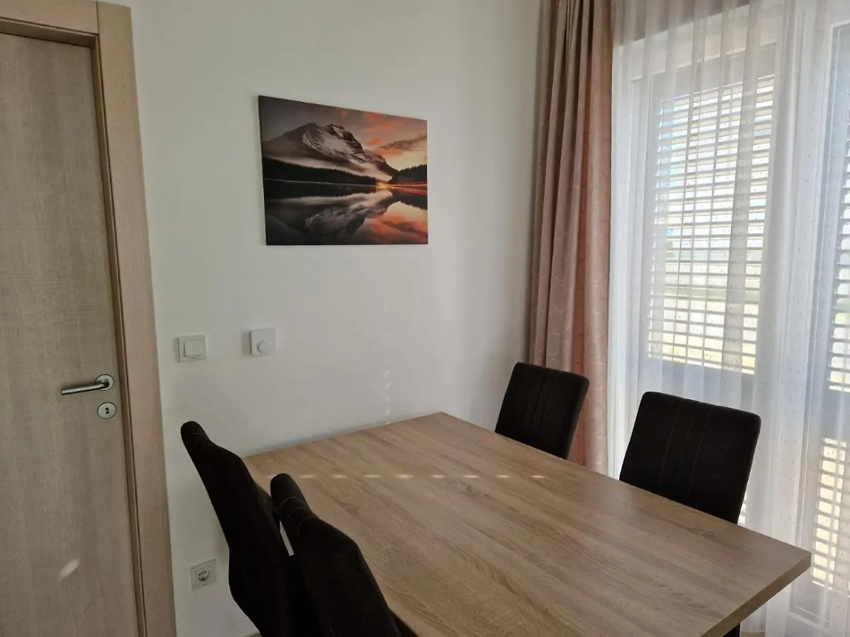 Villa Toni Biograd Na Moru Apartmán